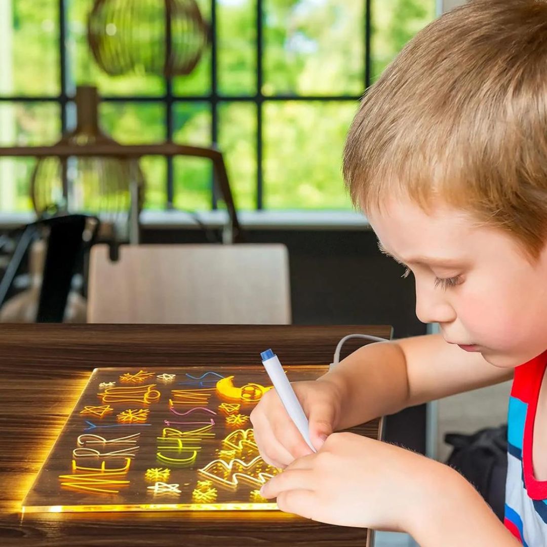IllumiBoard | Magisches Zeichnen mit Licht - LED-Zeichentafel