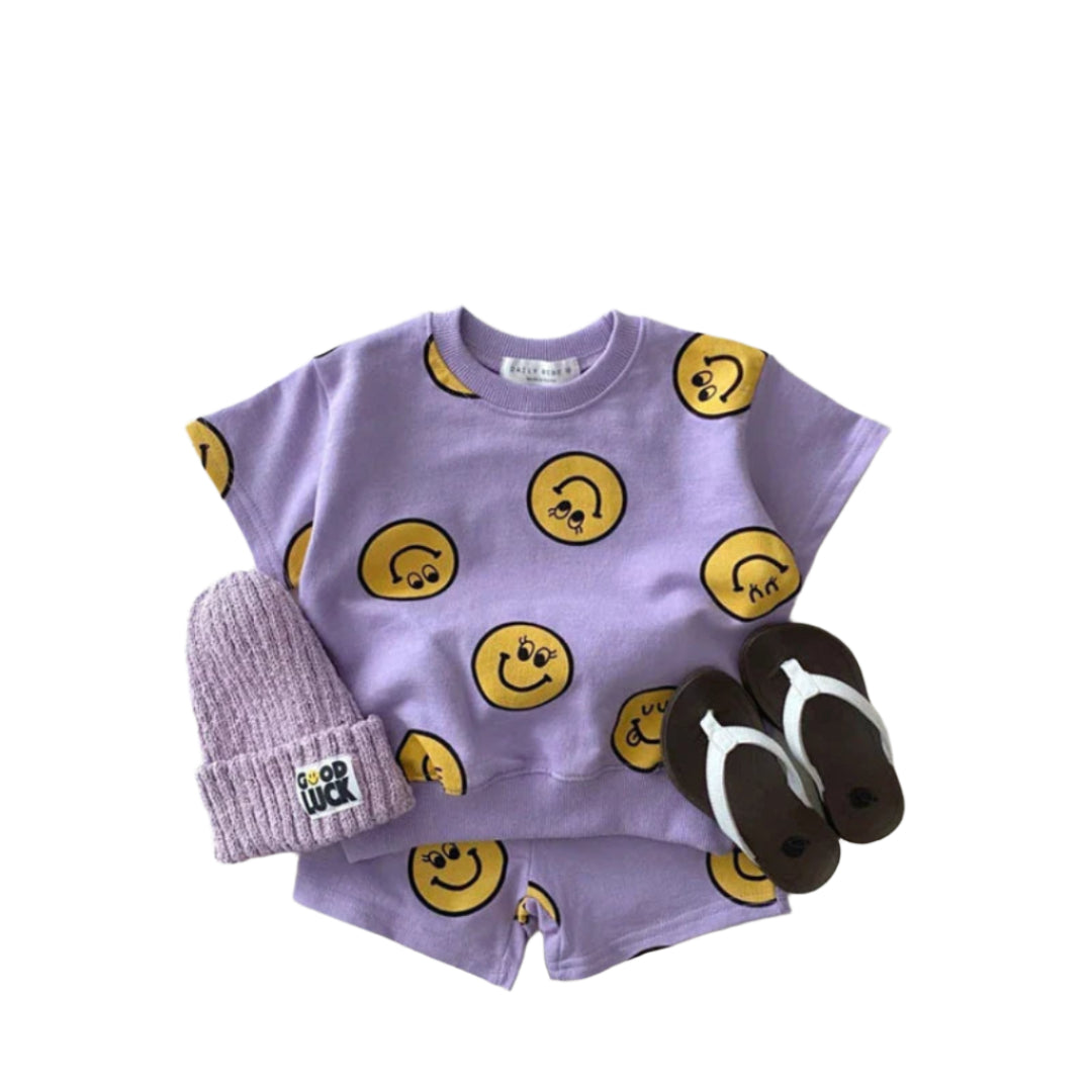 LittleLooks | Strahlend in den Tag – Smiley Kinderoutfit