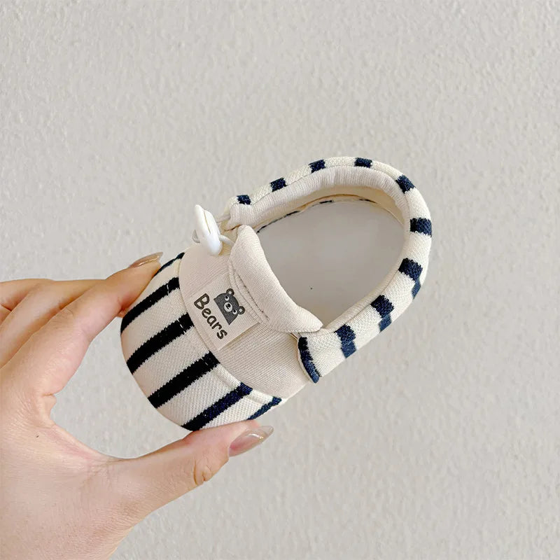 LilttleLooks | Komfort und Grip - Frühlings Baby Hausschuhe